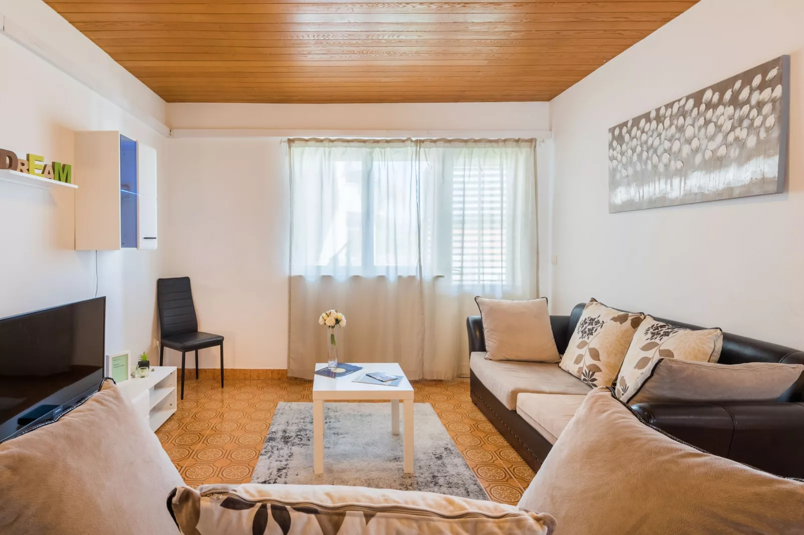 Apartment Hope (ST) - Two Bedroom Apartment with Balcony-Woonkamer