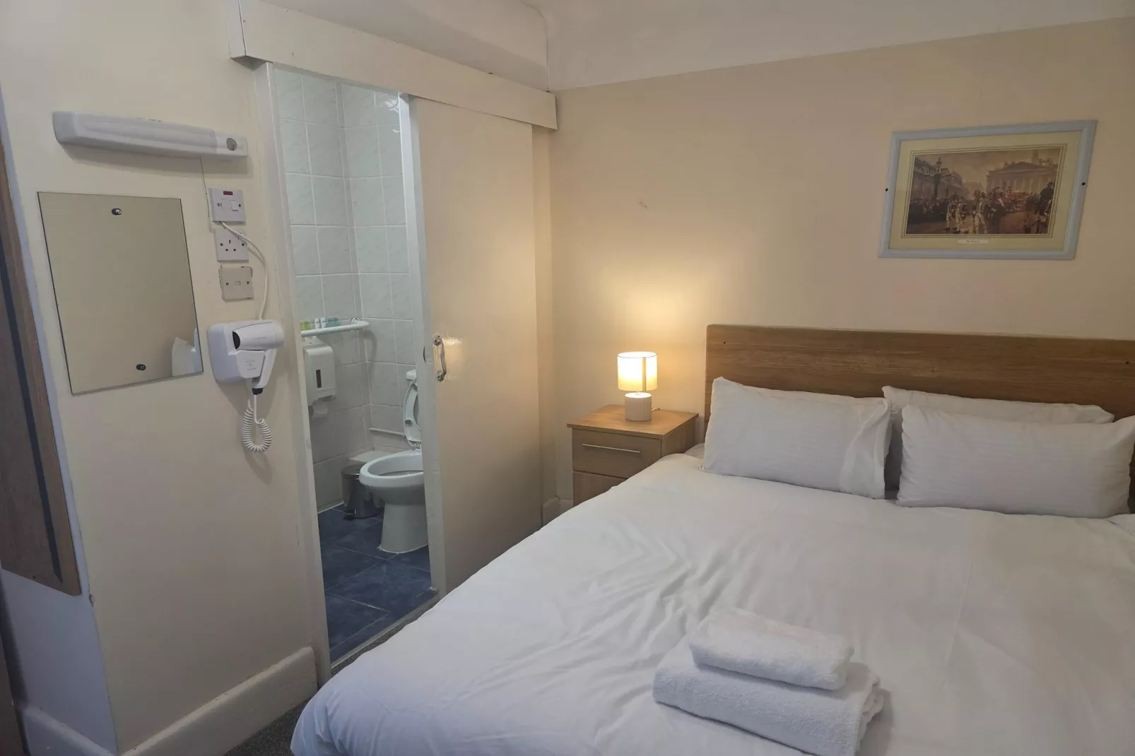 Russel Double Room-Slaapkamer