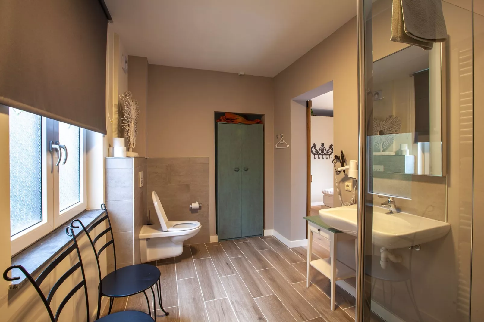 Luxe appartement Nous - Begane grond-Badkamer