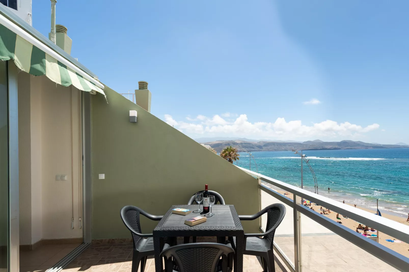 Front line with nice terrace By CanariasGetaway-Terras