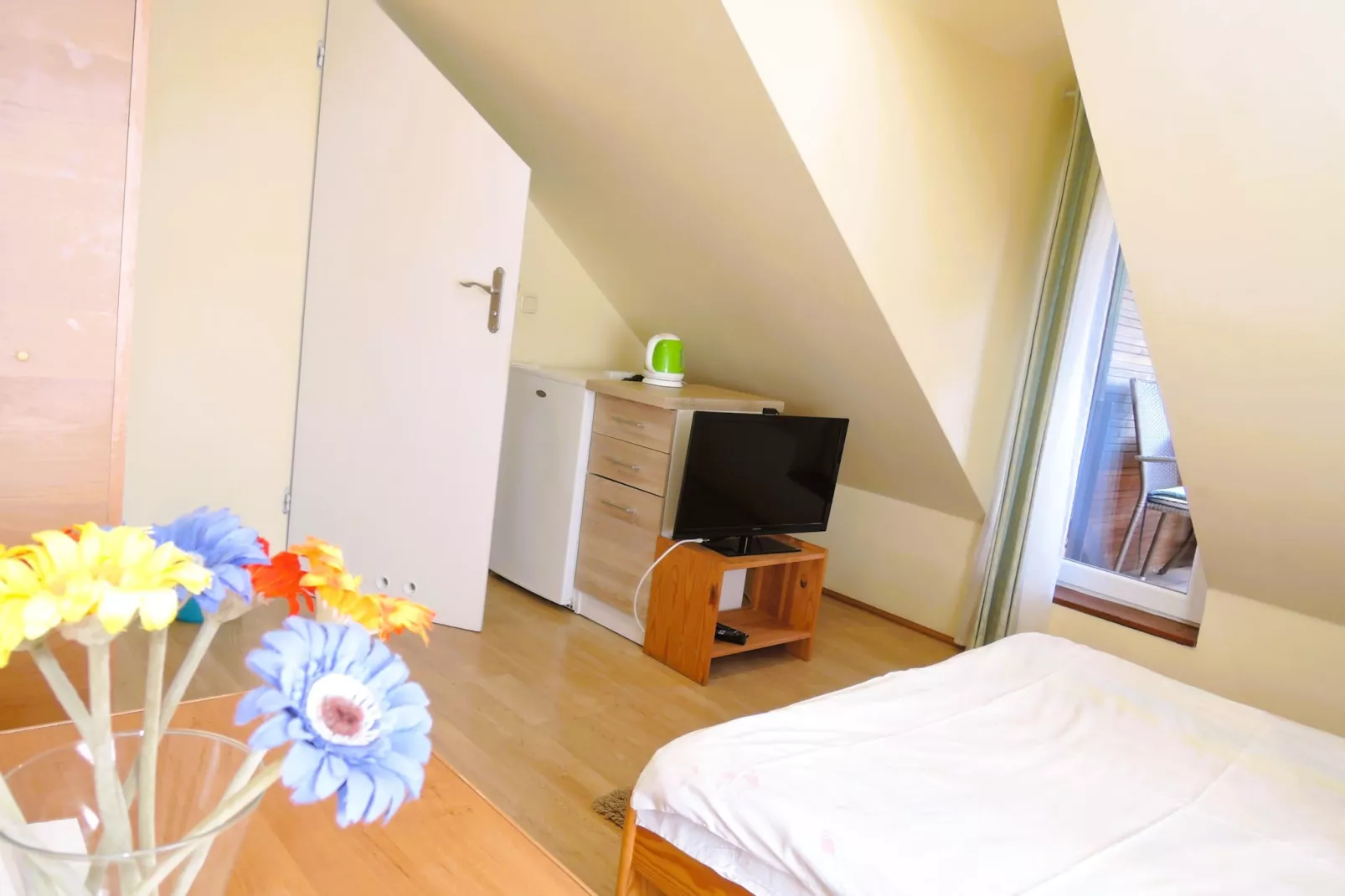 Pokój 2 osobowy nr 5 - widok na ogród-Woonkamer