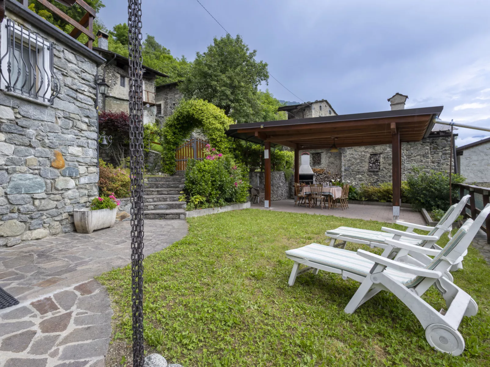 Moncucco Mountain Home-Buiten