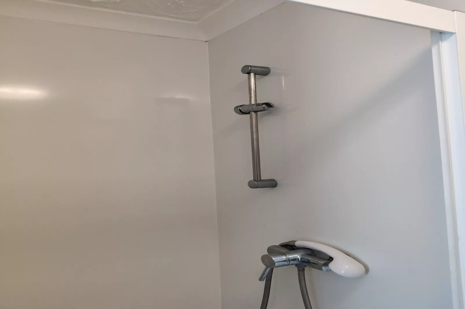 Standard Twin Room-Badkamer