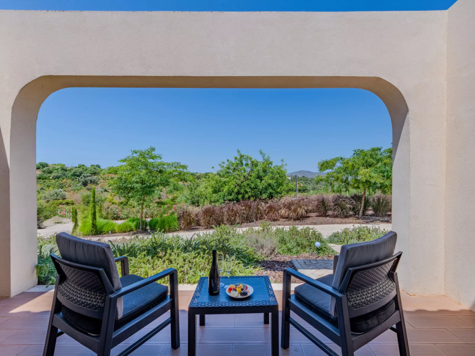 Suites Sunny Hill-Buiten