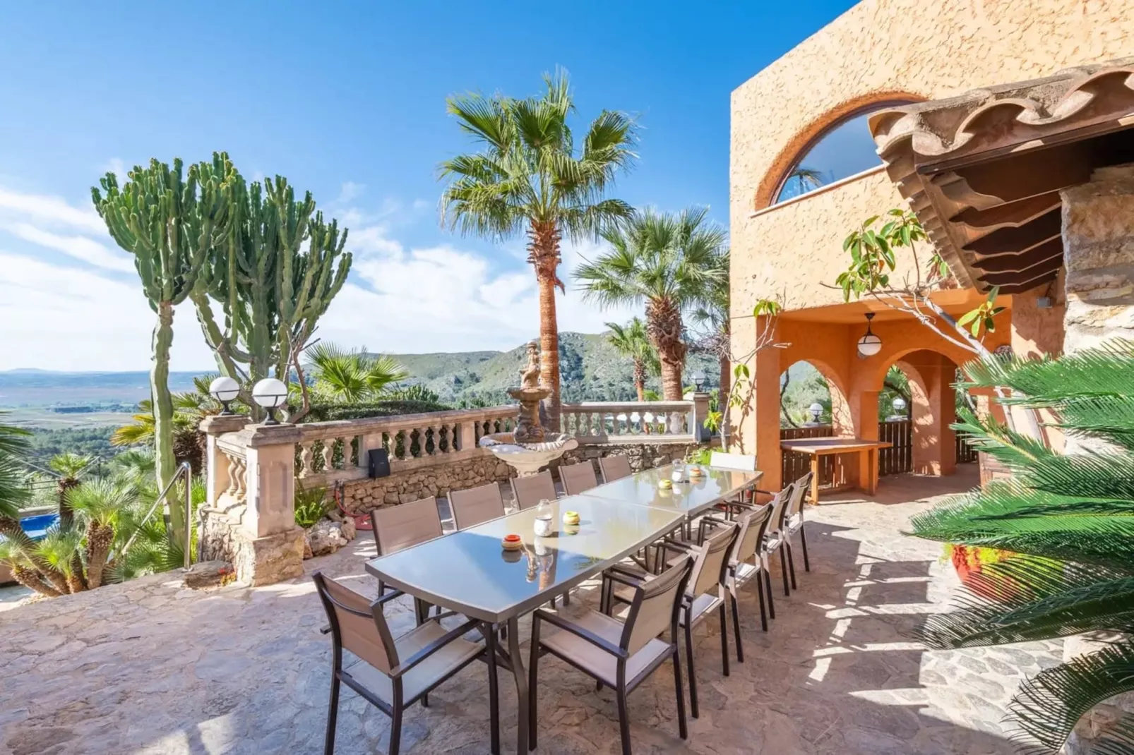 Villa Oscols in Aldf-Terrasbalkon