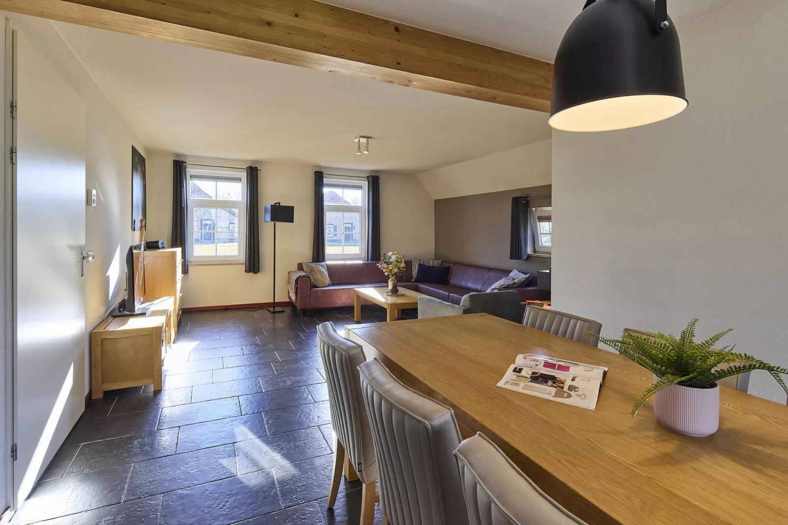 Buitenhof De Leistert 2 - Woonkamer