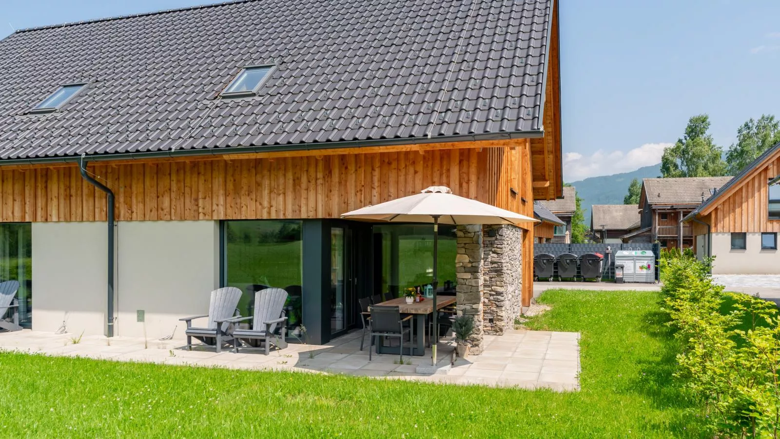 Mountain Chalet Aquarius 5A-Buitenkant zomer