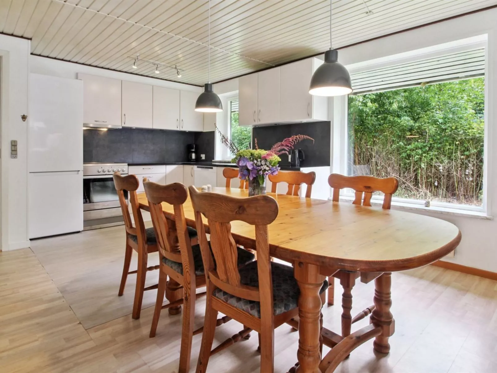 "Florinka" - 31km from the sea-Binnen
