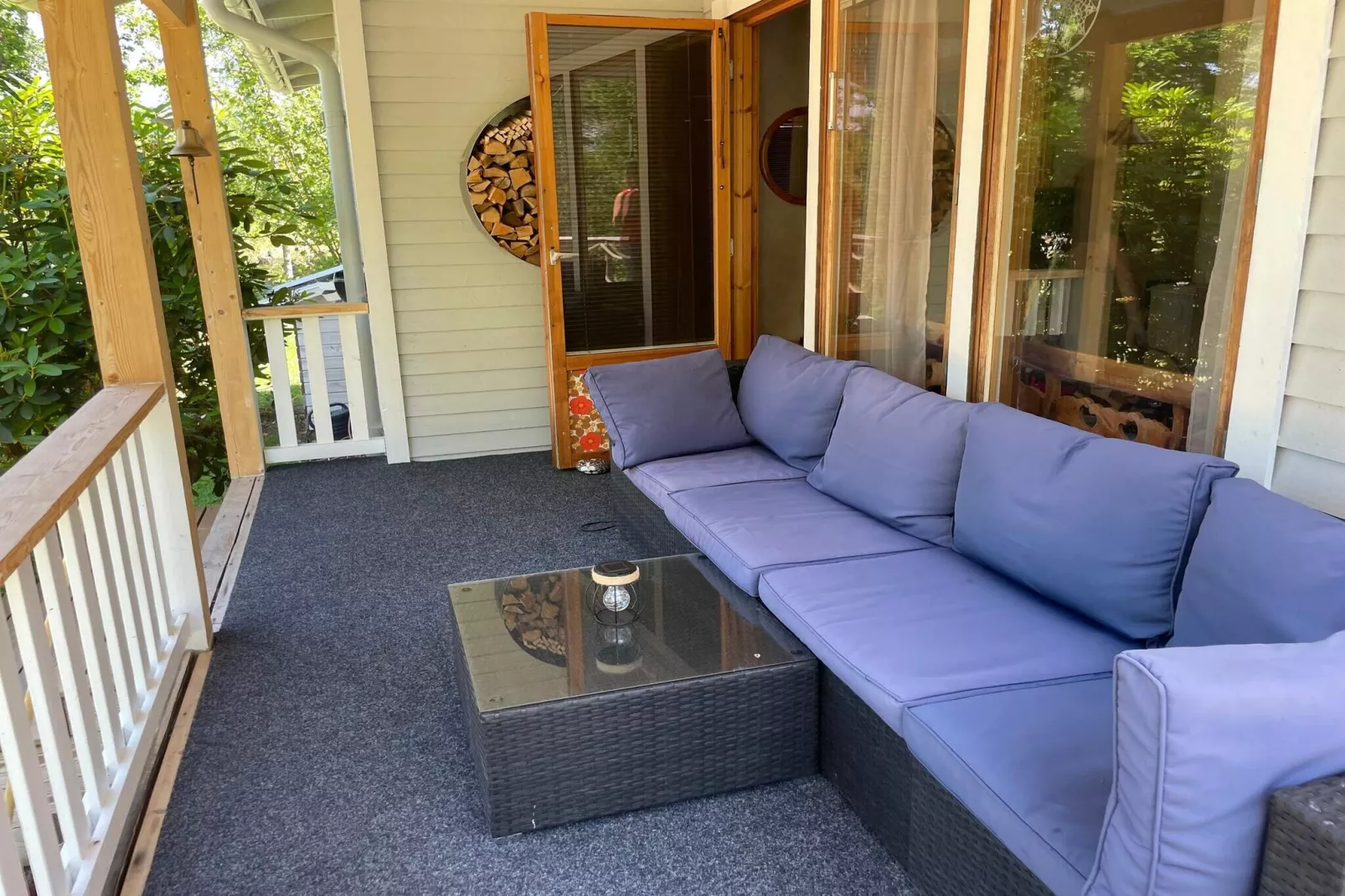 Licht vakantiehuis aan het meer-Buitenlucht