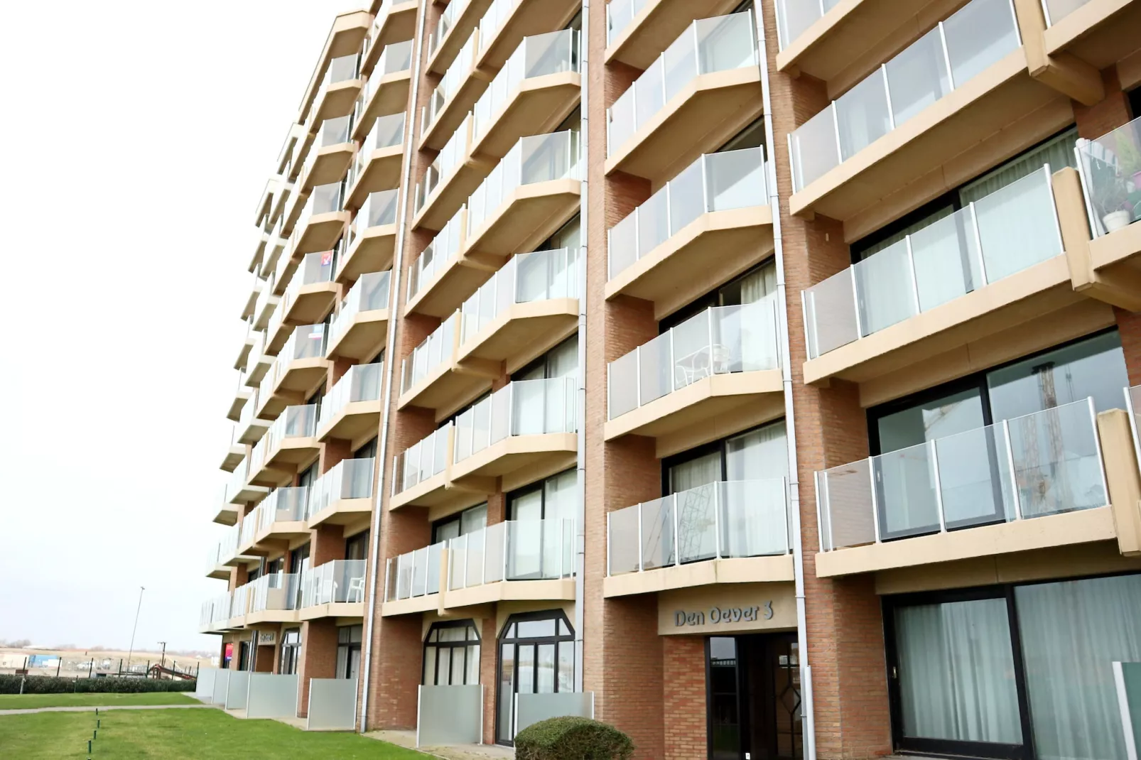 DEN OEVER V 903-Buitenkant zomer