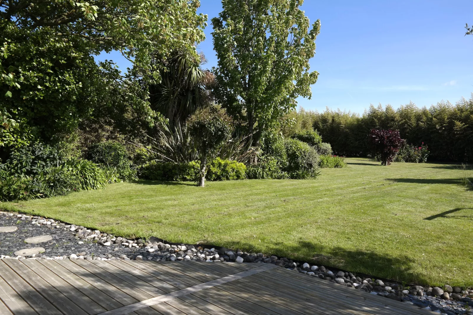 Maison de pêcheur Plougoulm-Tuinen zomer