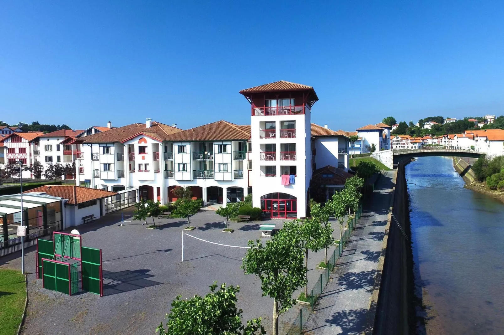 Urrugne Saint-Jean-de-Luz - Appartement 2 Pièces 4 Personnes 1  bébé 2 salles d'eau-Gebieden zomer 1km