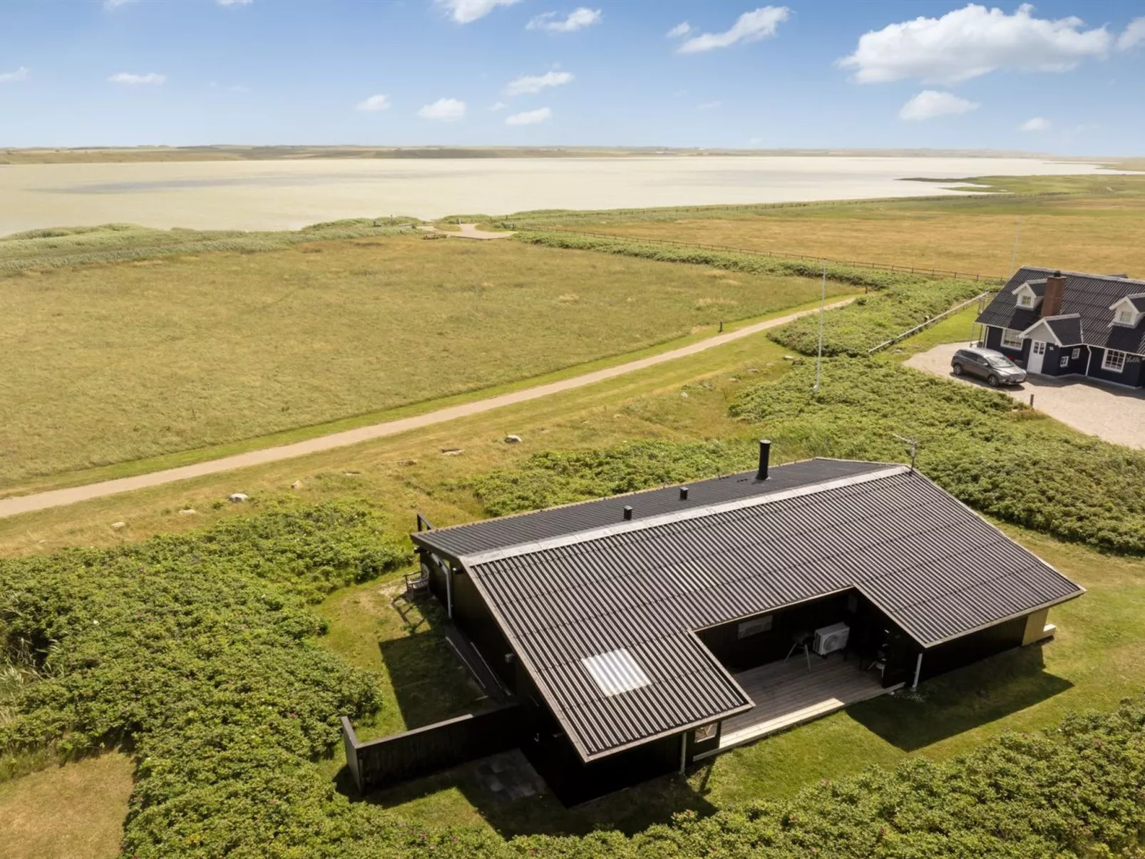 "Waghn" - 250m from the sea-Buiten