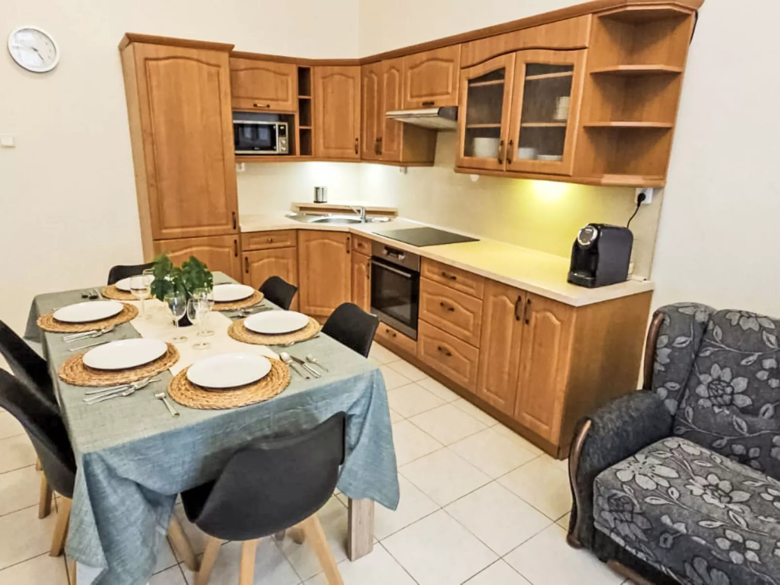 Old Town home-Binnen