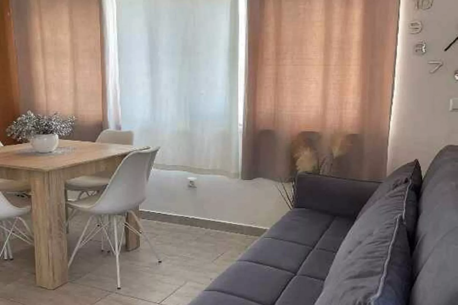 Apartments J&M 2- One Bedroom Apartment with Sea View-Eetkamer