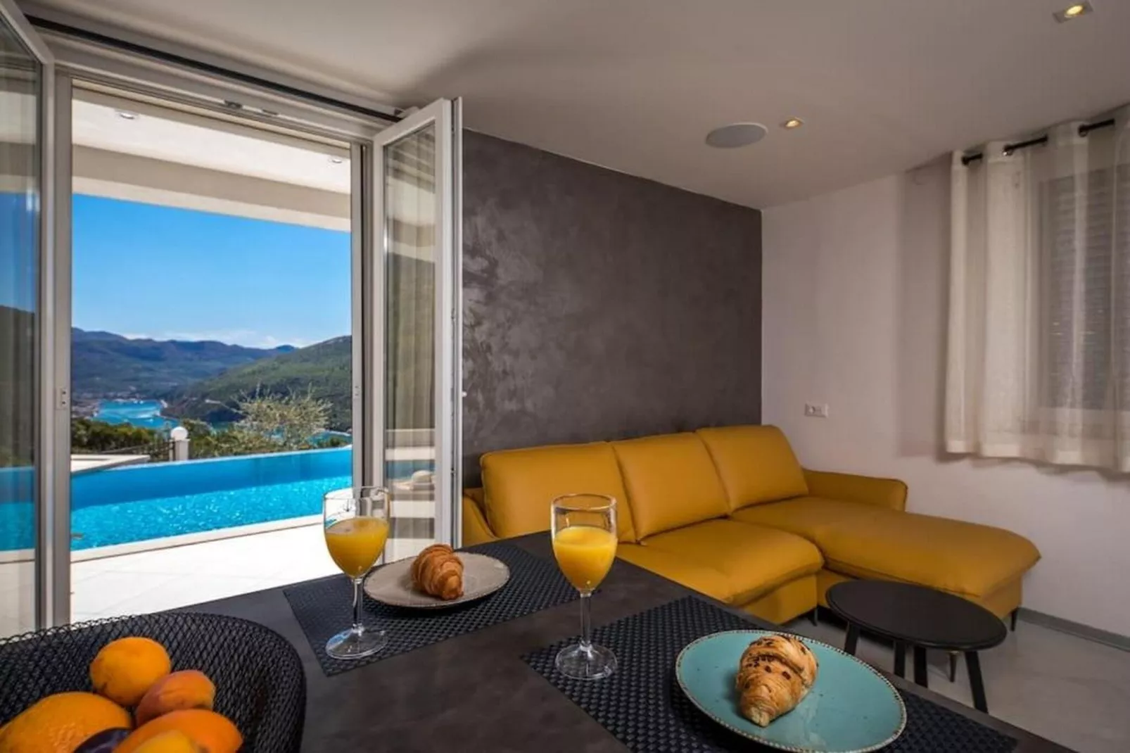 Buena Vista - Two Bedroom Holiday Home with Swimming pool-Woonkamer