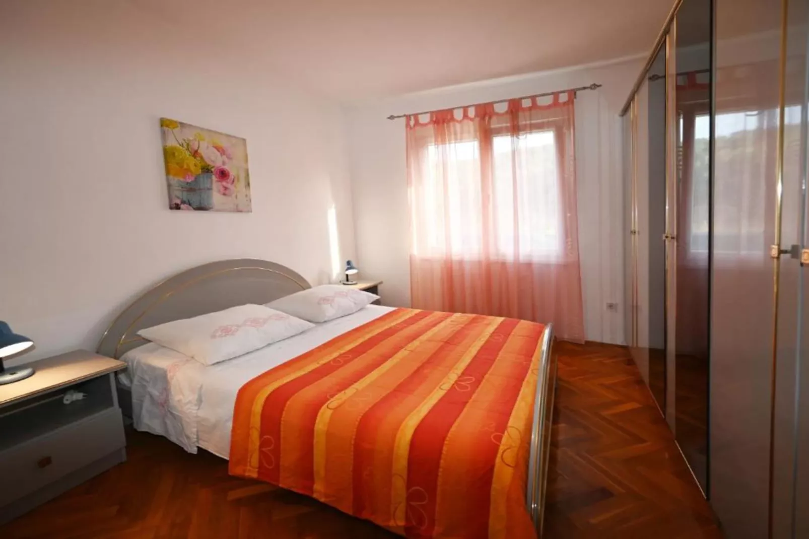 Apartments Mihovilović - 50 m from beach - Two Bedroom Apartment with Balcony and Sea View (A2)-Slaapkamer