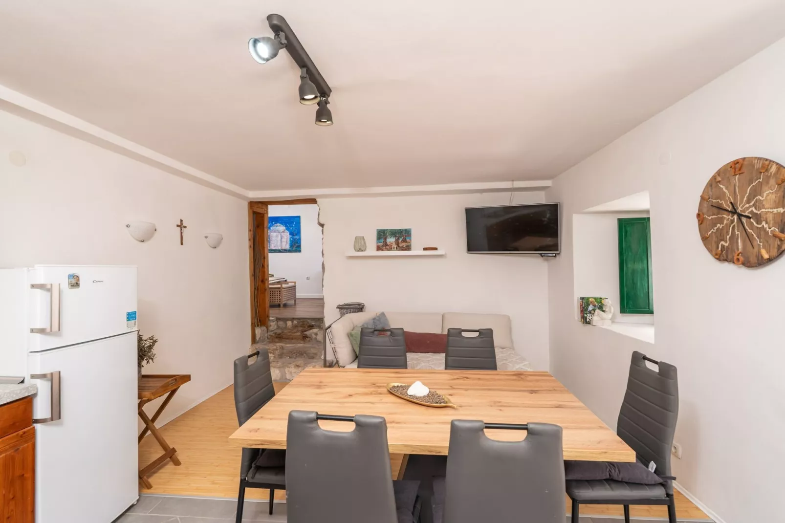 Ranch House Zora - One Bedroom Ranch House-Woonkamer