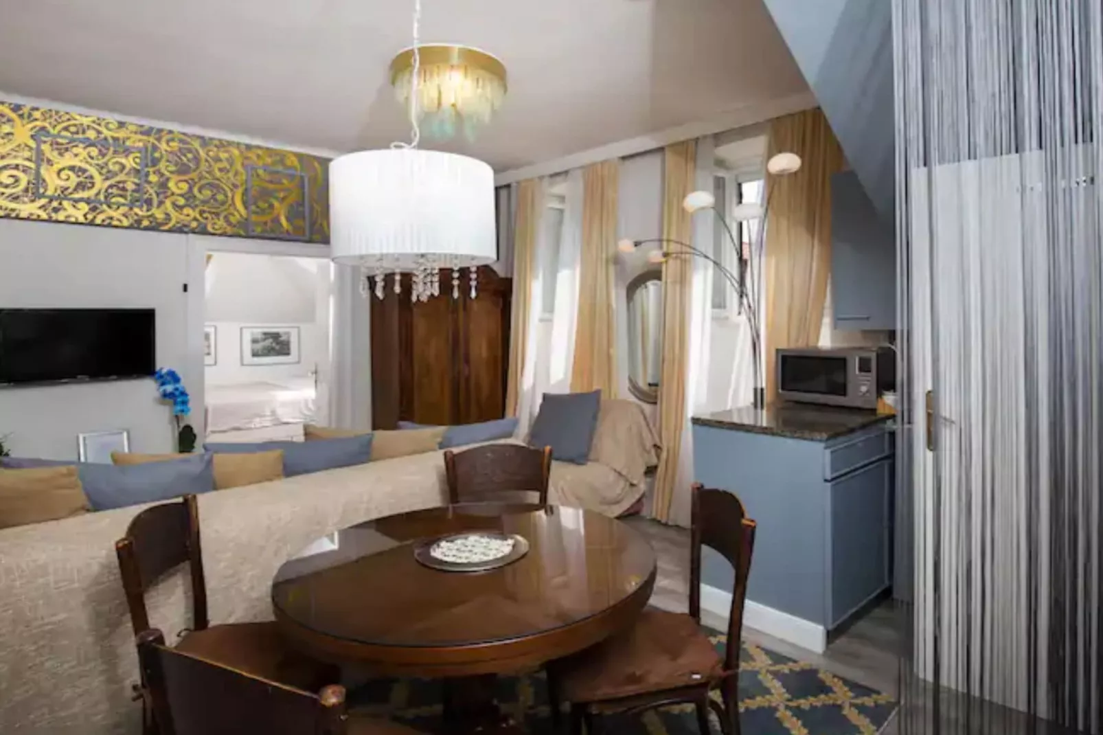 Apartment Ivančica - Double Room with Old town view-Eetkamer