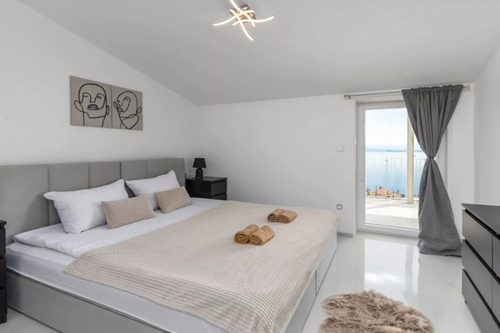 Apartments Bregha - Three Bedroom Apartment with Sea View-Slaapkamer