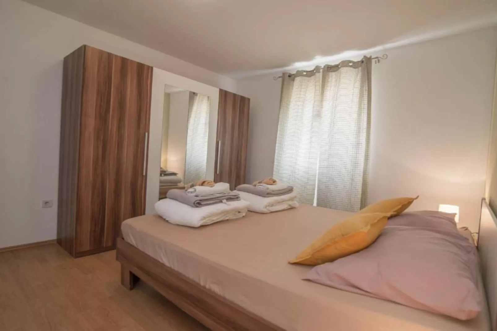 Apartments Bonic - Two Bedroom Apartment (APP 1)-Slaapkamer