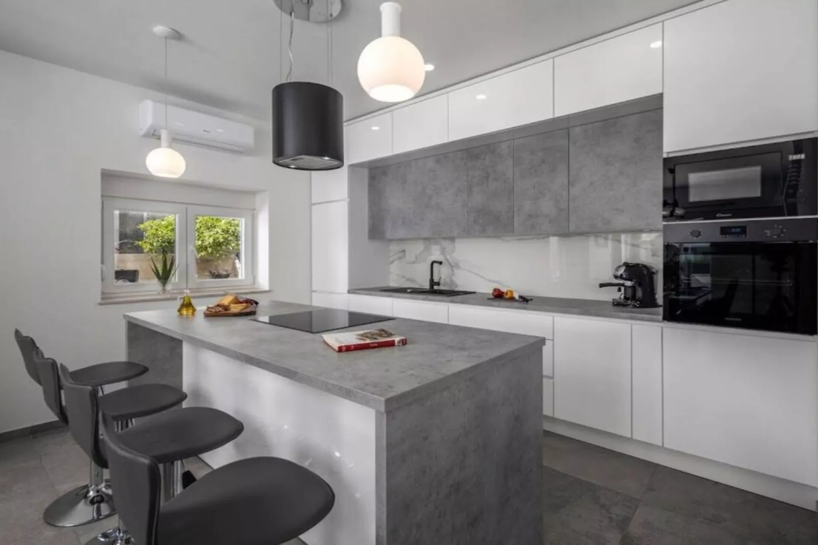Villa Stipea - Four Bedroom Villa with Swimming Pool-Keuken