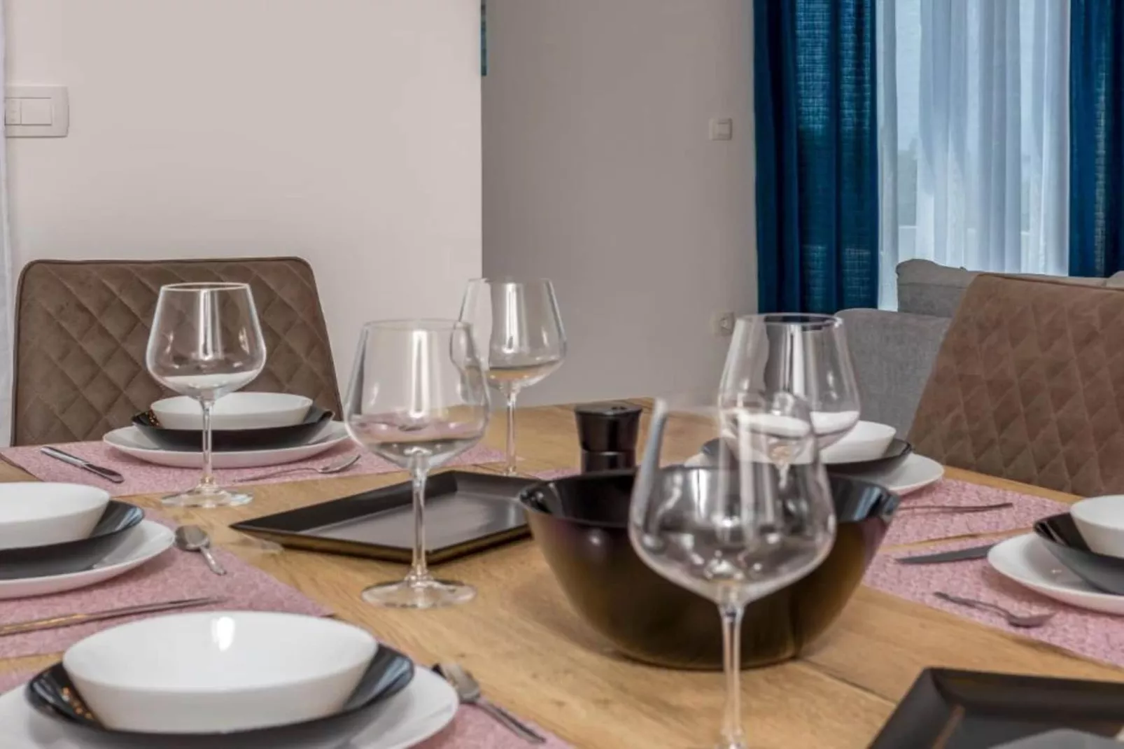Villa Fran - Four Bedroom Villa with Private Pool-Eetkamer