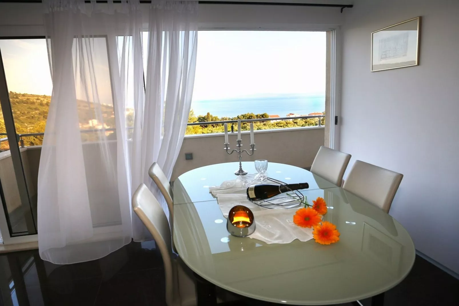 Okrug Gornji Luxurious Escape Villa with Pool - Five Bedroom Villa with Pool-Eetkamer