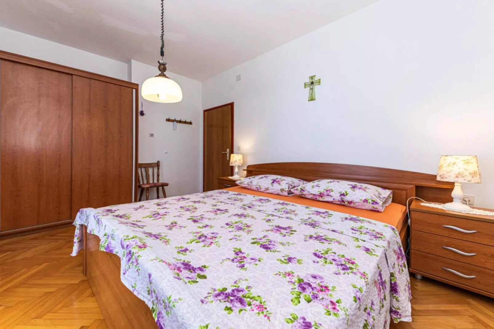 Holiday Home by the Sea with Terrace & Ocean Views on Čiovo - Two Bedroom Holiday Home-Slaapkamer