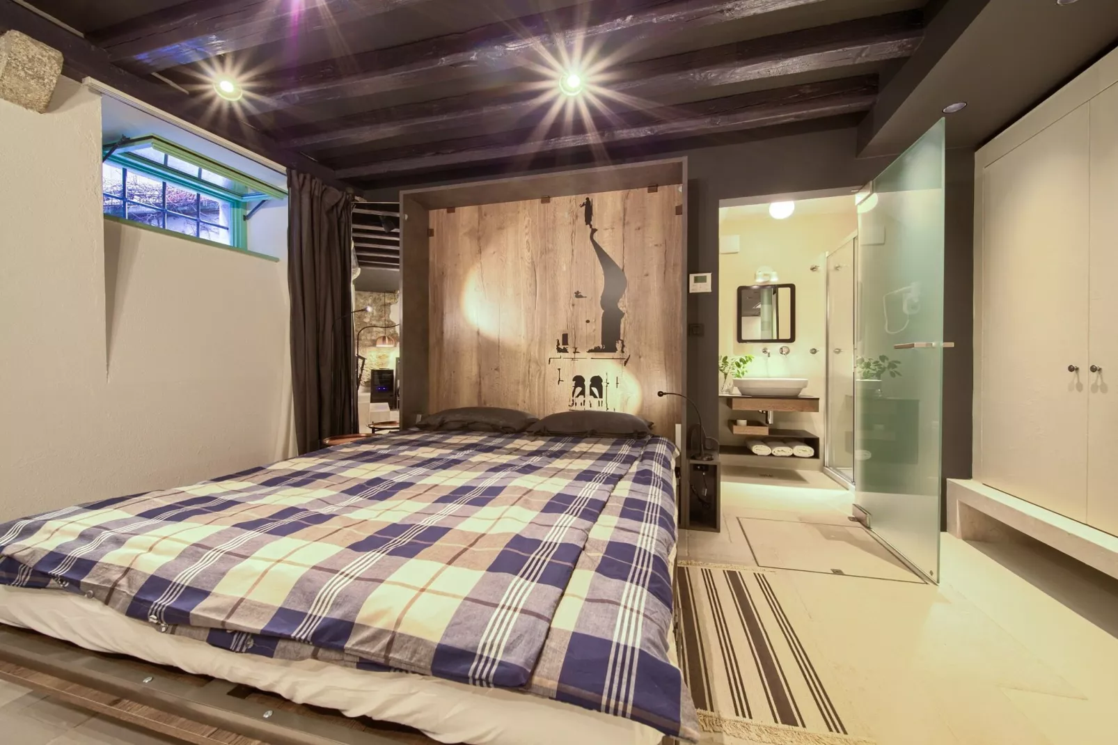 Vibrant and Elegant Downtown Krk Apartments - Studio Apartment (owner 1)-Slaapkamer