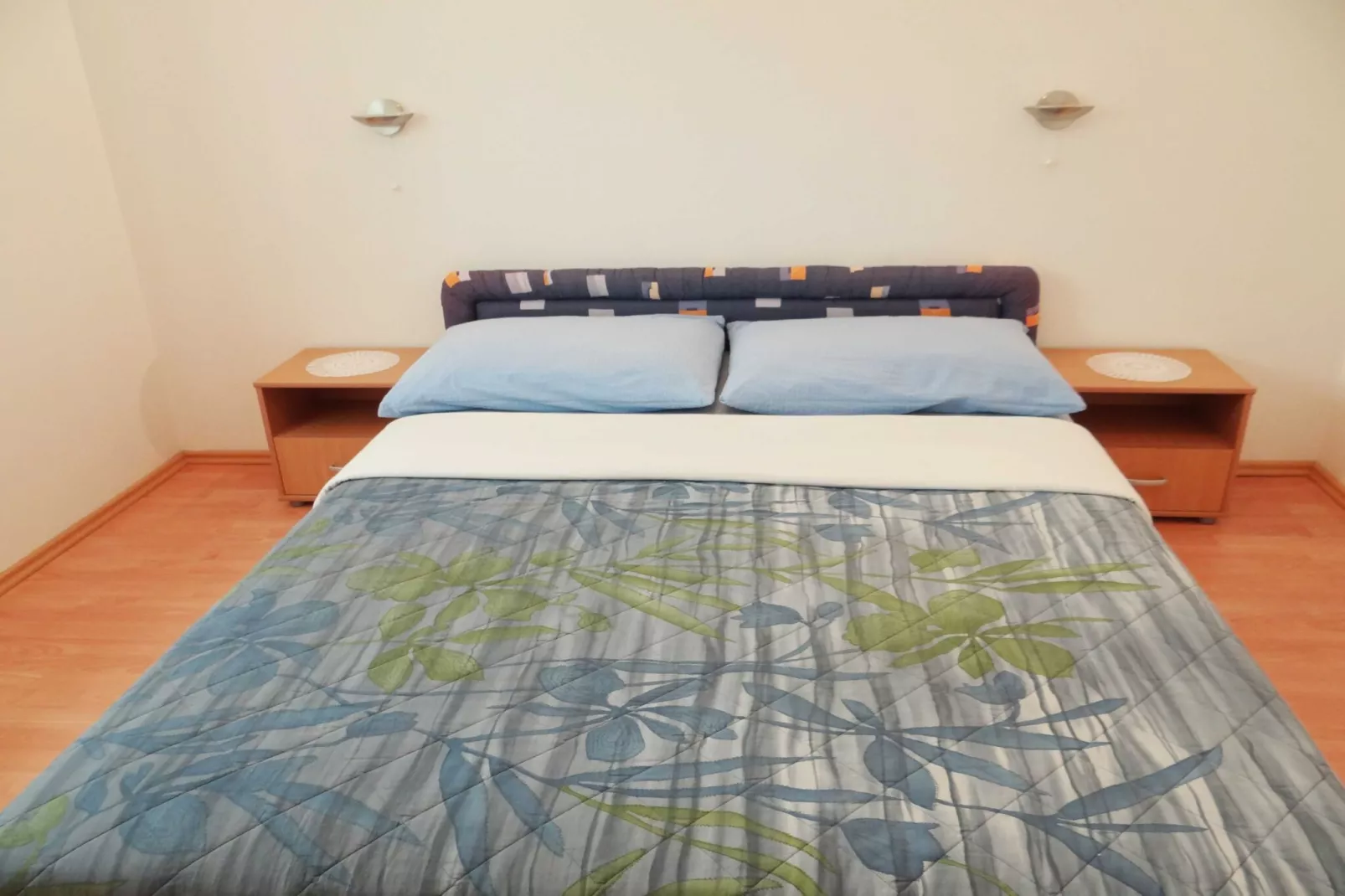 Bright Krk Apartment with Balcony and Beach Proximity - One Bedroom Apartment-Slaapkamer