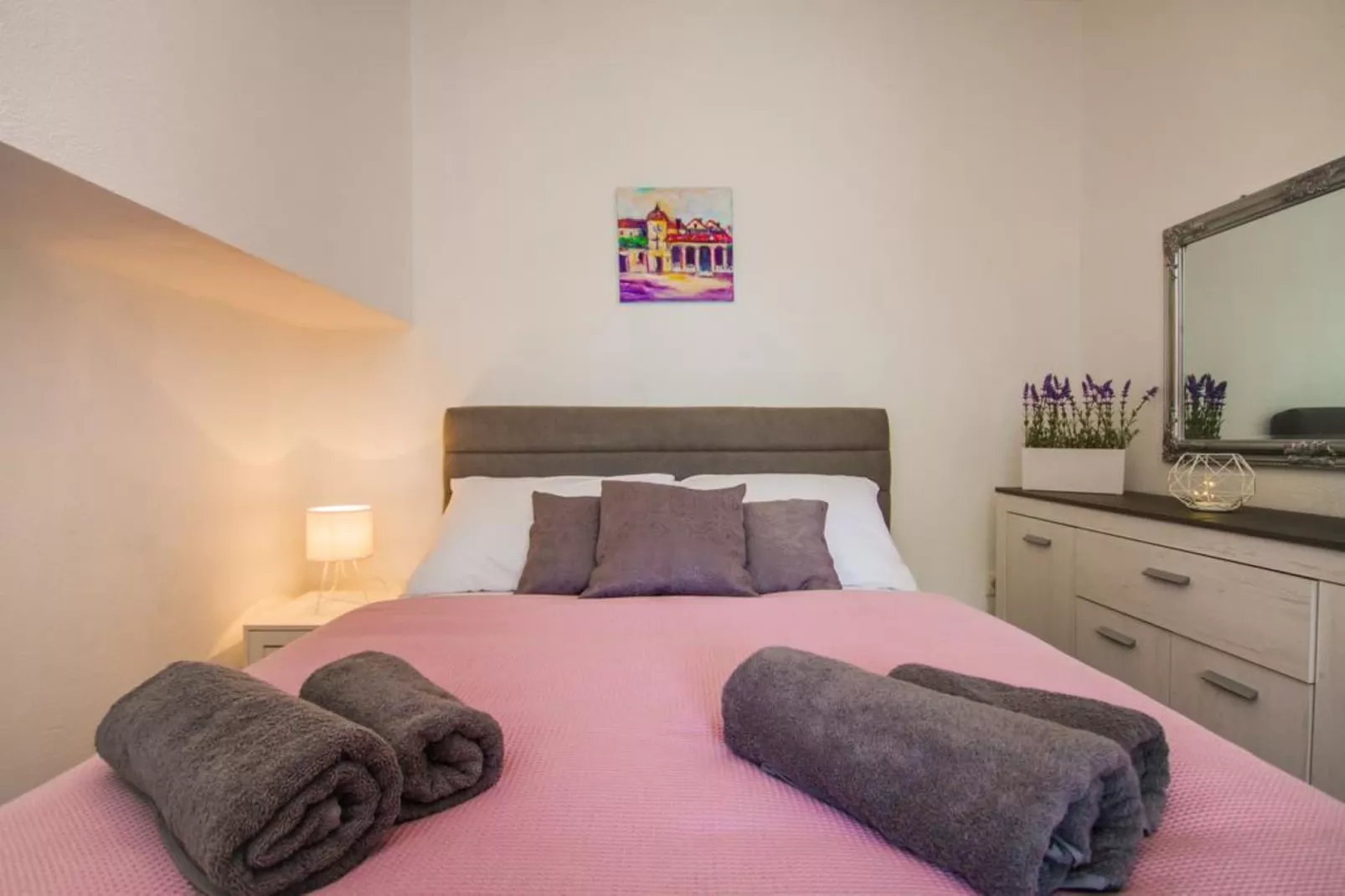 Tranquil Getaway Villa Prapatnica with Pool and Garden - Three  Bedroom Villa with Pool-Slaapkamer