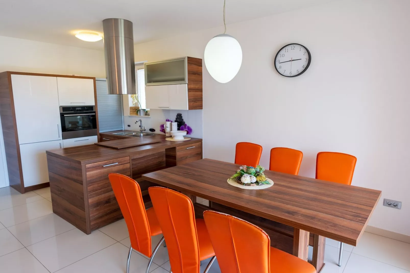 Charming  Three Bedroom House  Turanj-Eetkamer