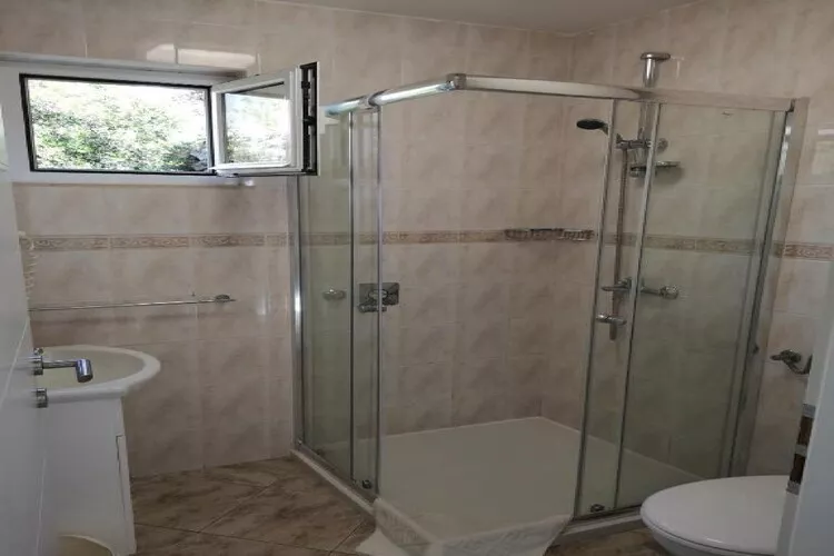 Lumbarda Resort Apartments - Superior Apartment with Mountain View E2-Badkamer