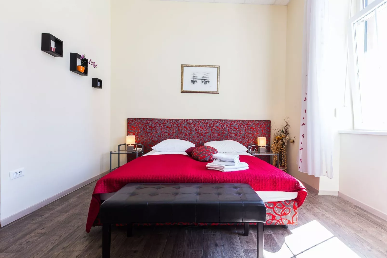 Charming and Historic Old Town Apartments - Studio Apartment-Slaapkamer