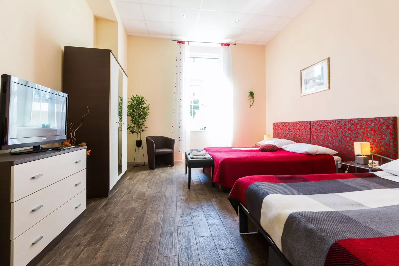 Charming and Historic Old Town Apartments - One Bedroom Apartment-Slaapkamer