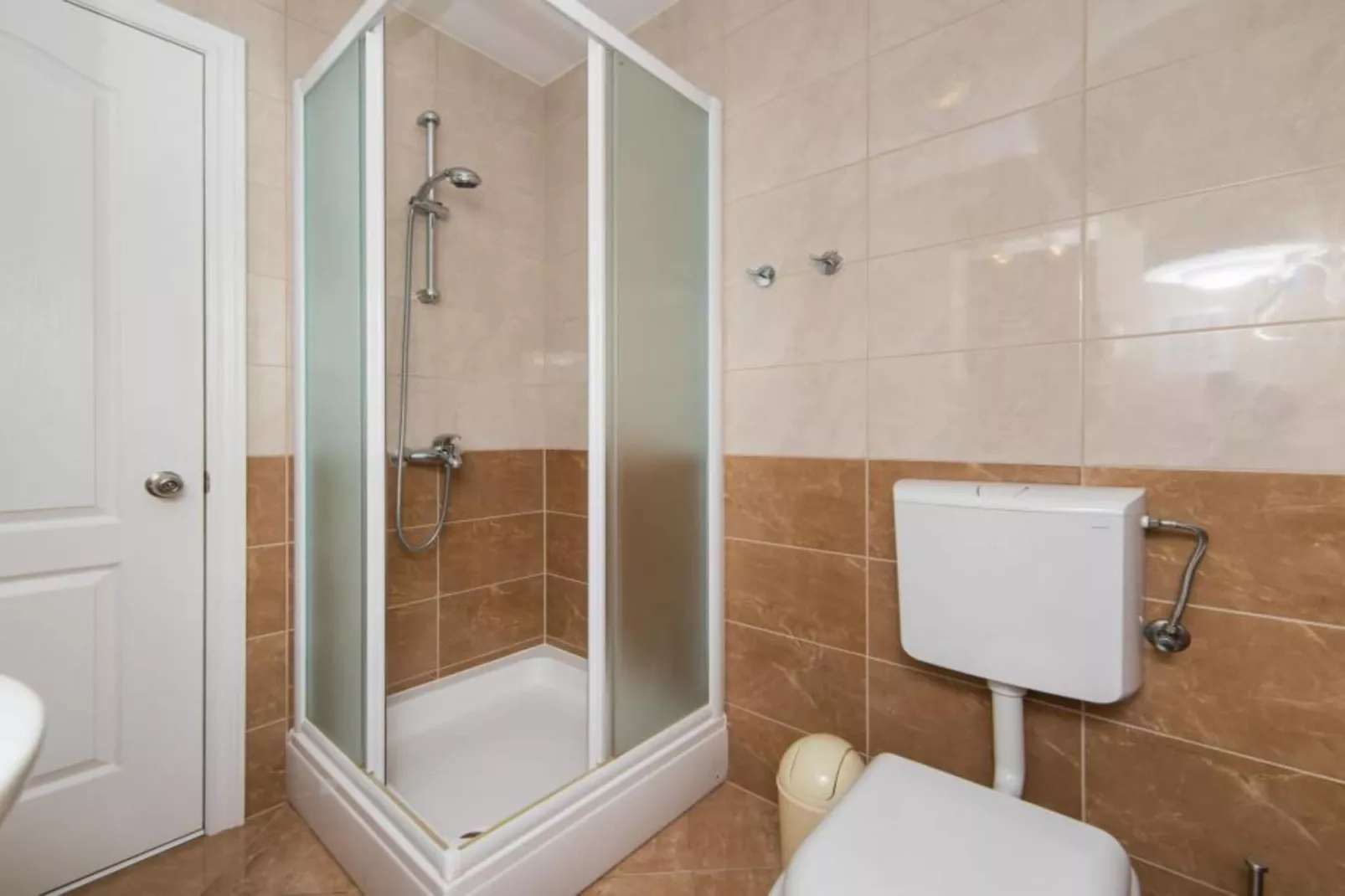 Apartments Nmn - Studio Apartment with Balcony 3-Badkamer