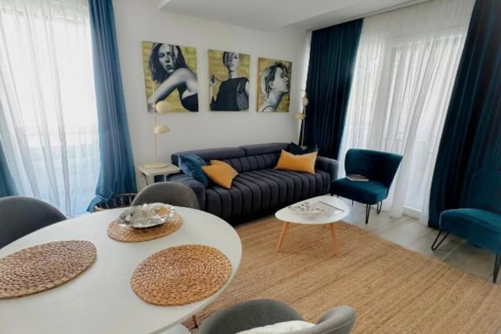 LuxArt City Spa Gallery Residence Krk- Duplex Apartment-Woonkamer