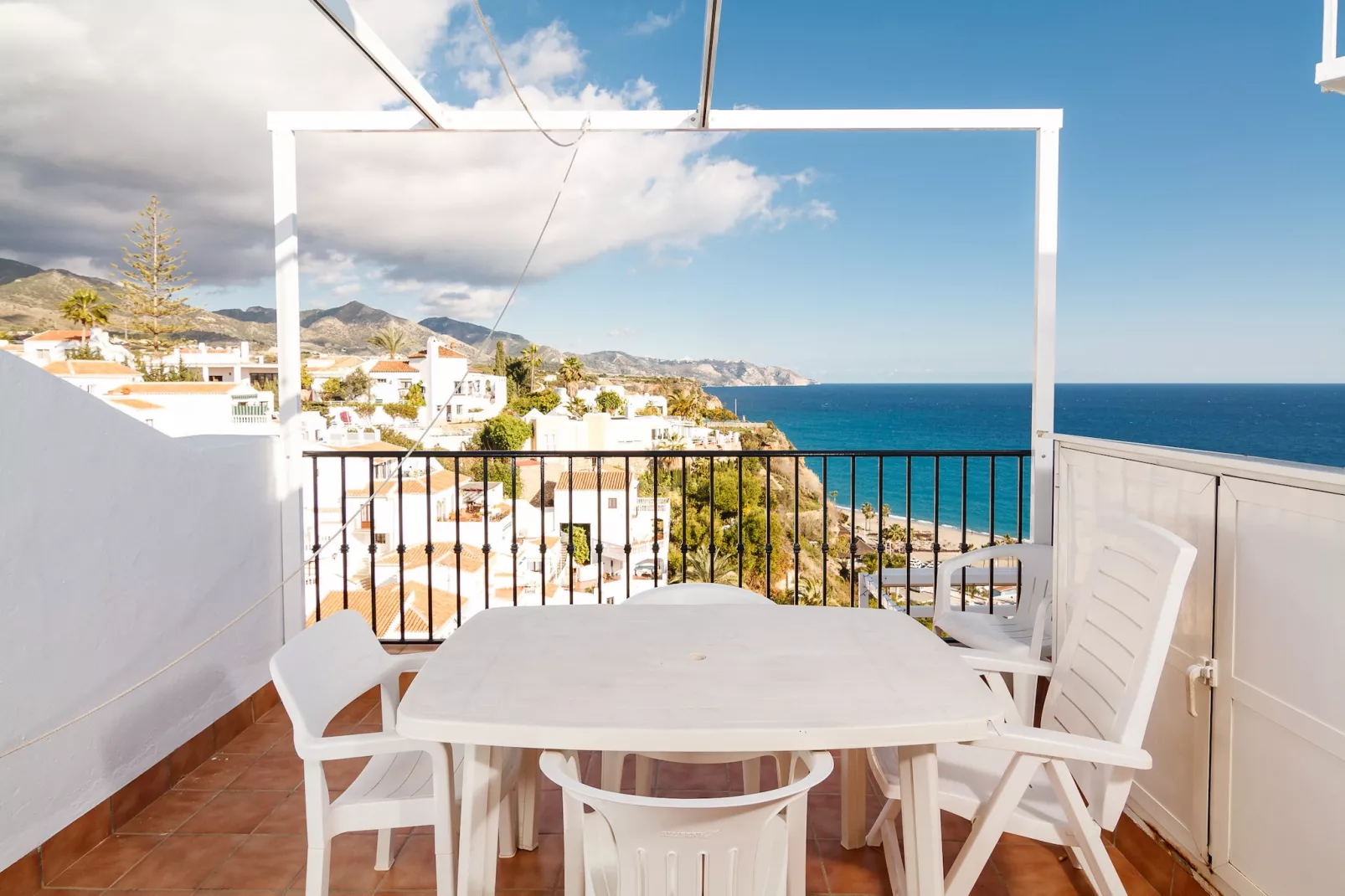 Capistrano Playa 703 by Casasol-Terrasbalkon