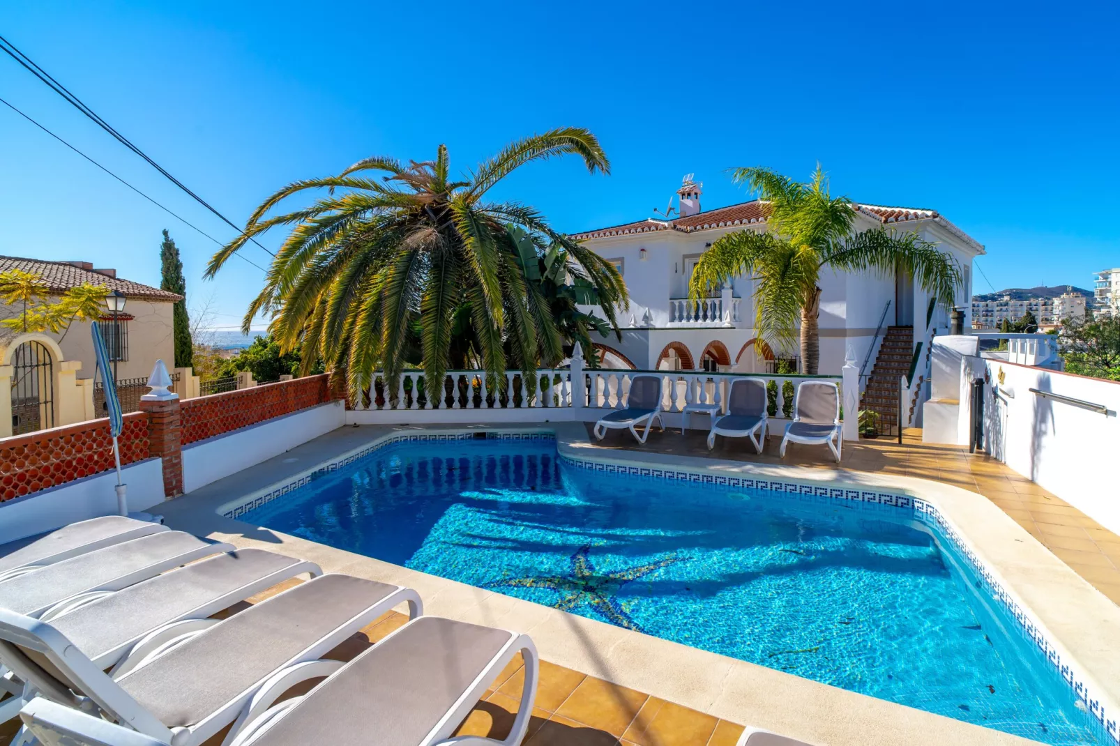 Villa Sandra Luxury Suite by Casasol-Zwembad