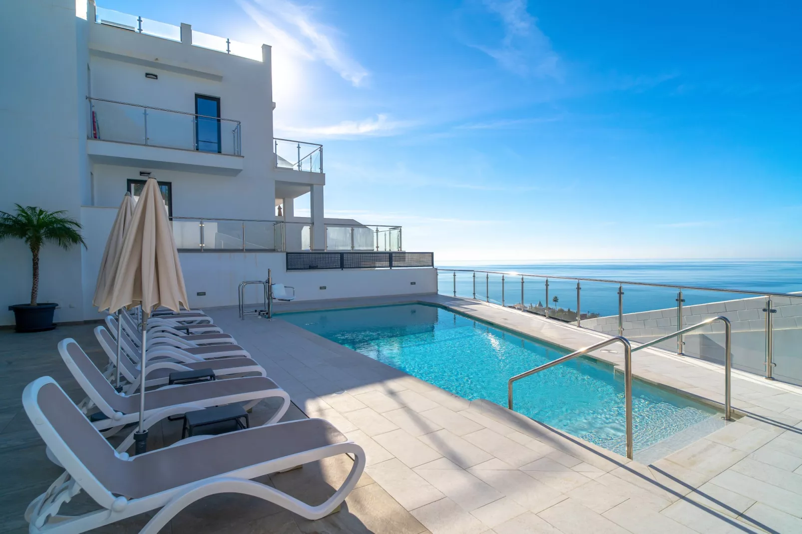 Terrazas de Ladera Duplex 10 by Casasol-Buitenkant zomer