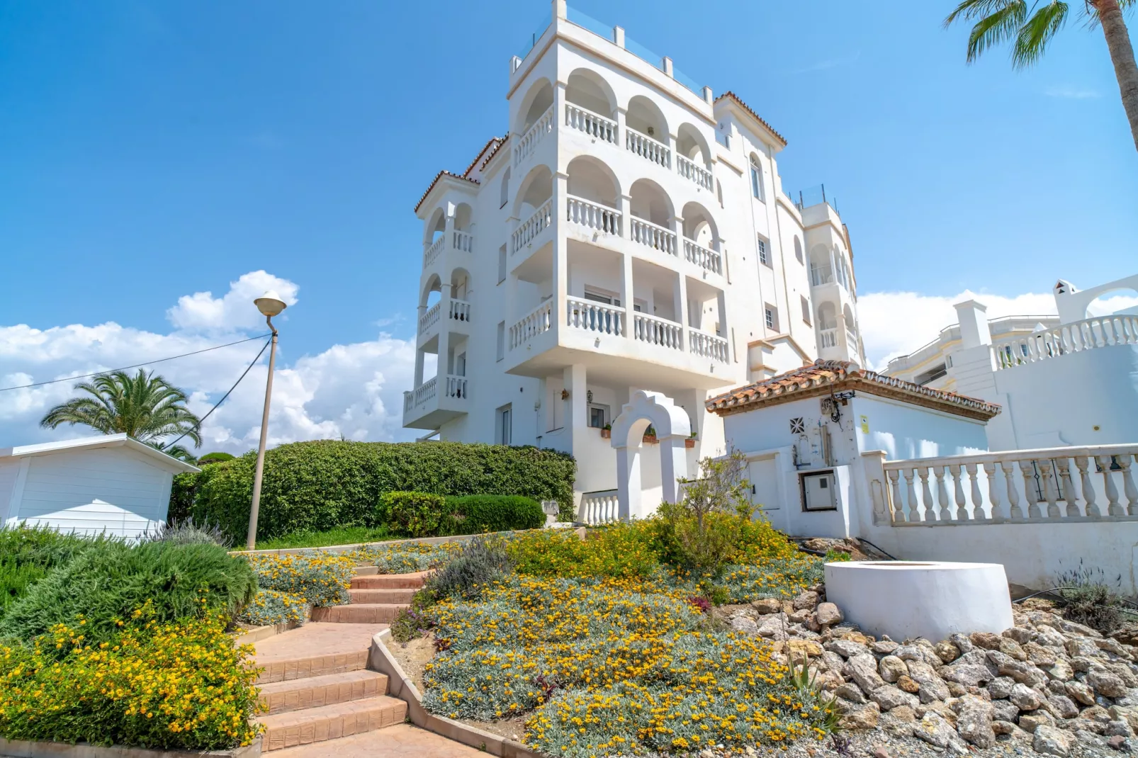 Stella Maris Beachfront 2J by Casasol-Buitenkant zomer