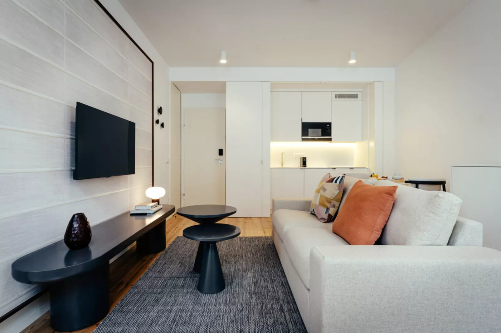 Feel Porto Clérigos Charm Flat 4.1-Woonkamer