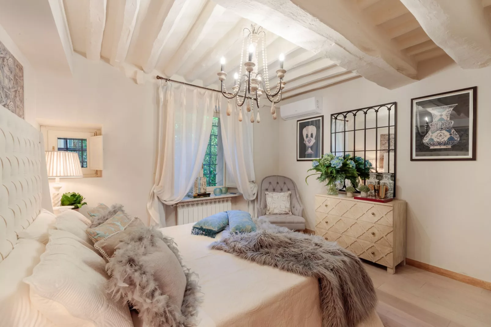 Casa Blanc-Niet-getagd