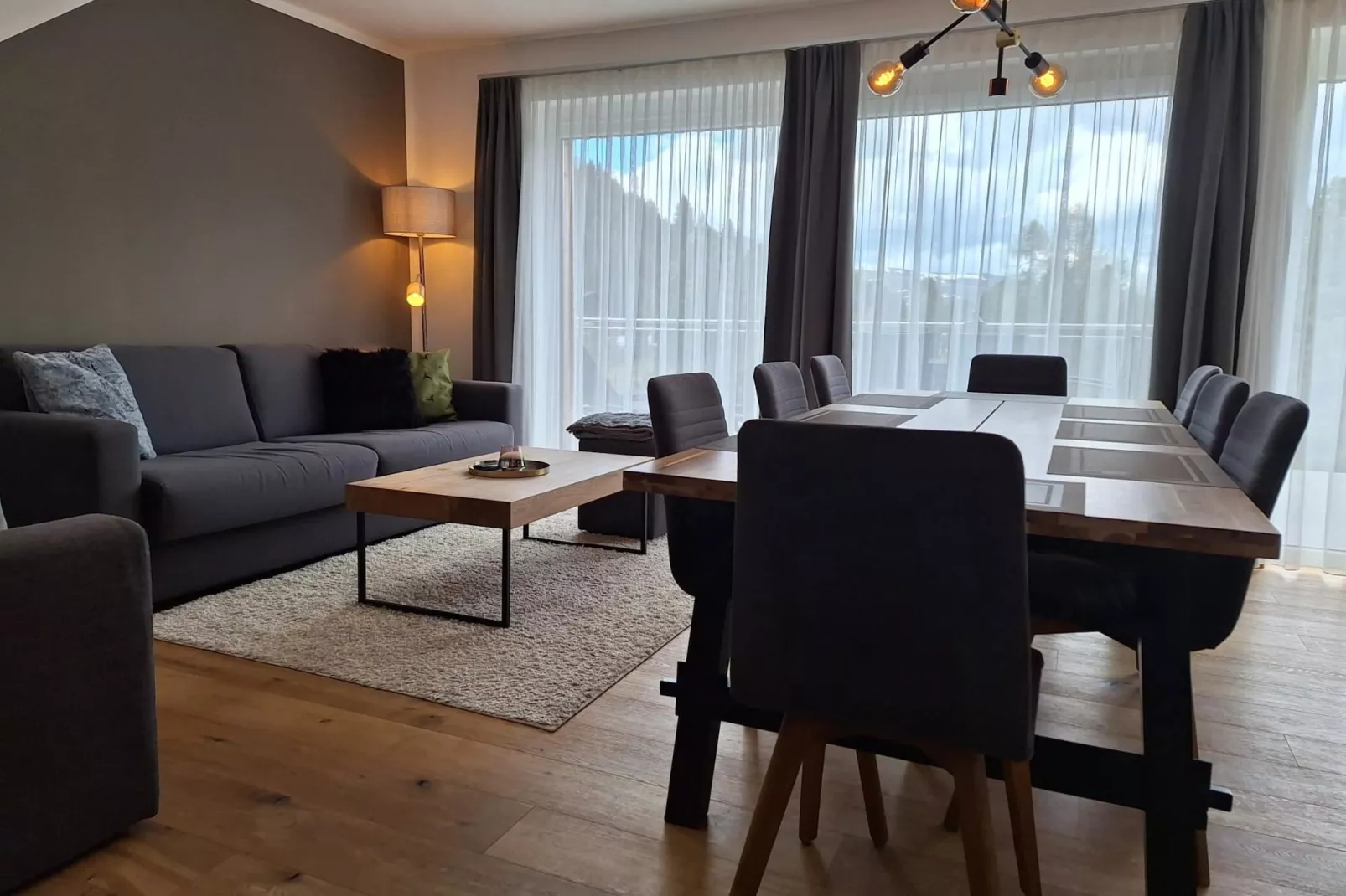 Chalet Almzeit-Eetkamer
