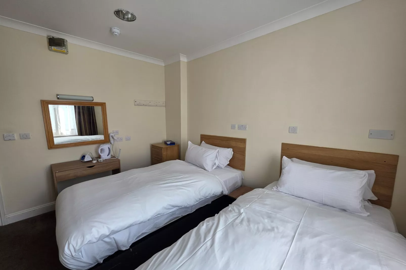 Russel Twin Room-Slaapkamer