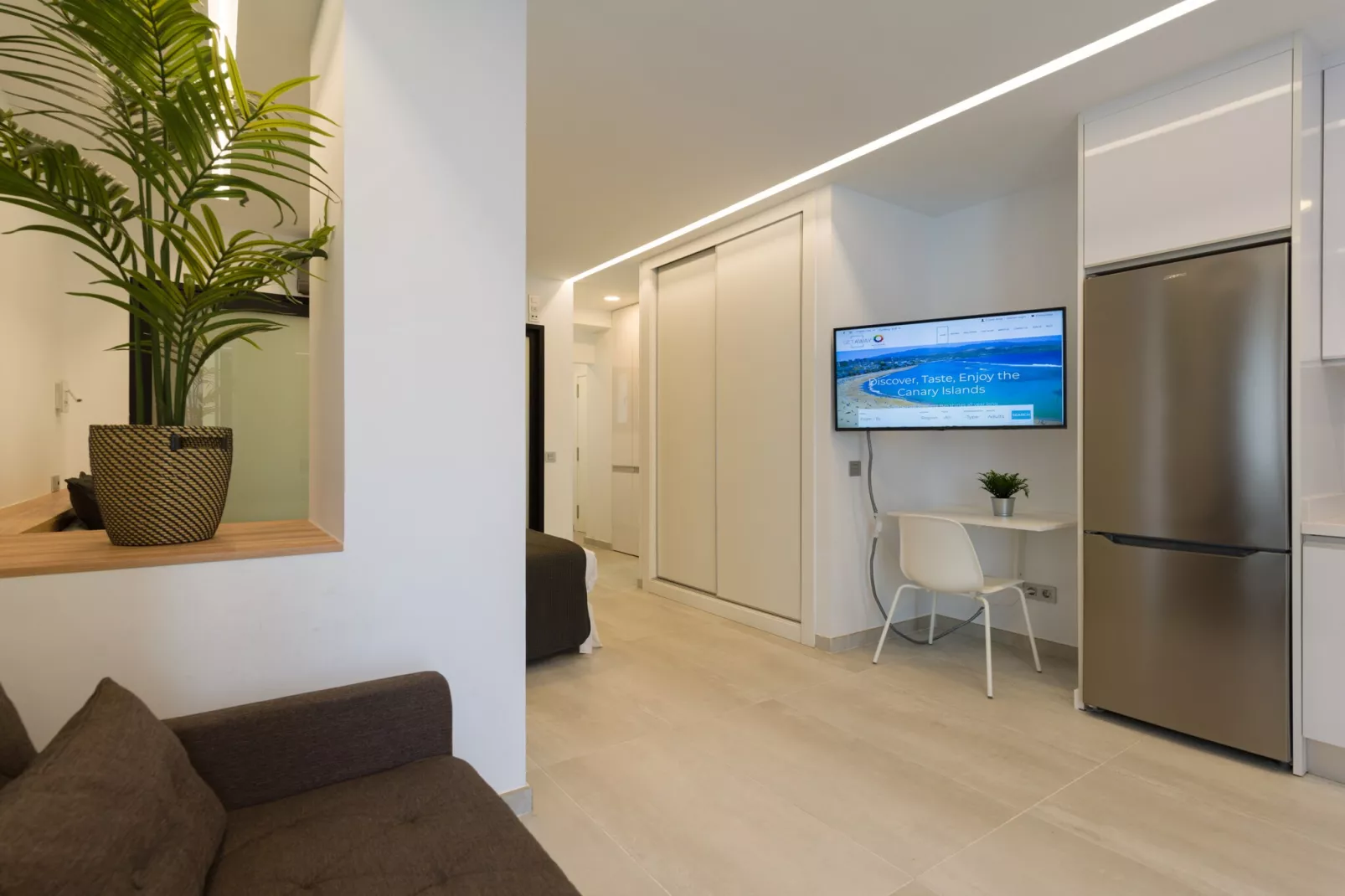 Fonolita Beach Home By CanariasGetaway-Woonkamer
