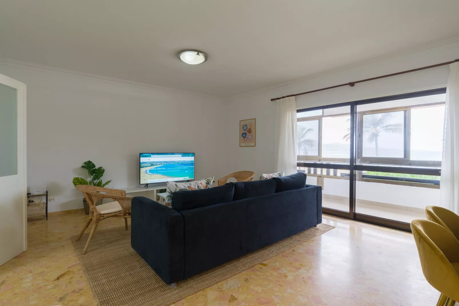 Beach Front Las Canteras By CanariasGetaway-Woonkamer
