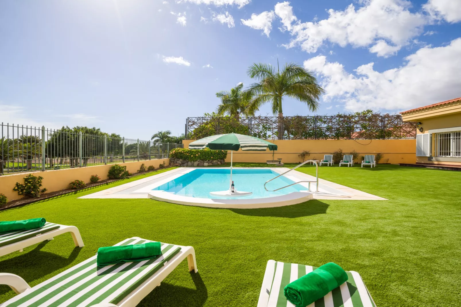Golf Views Home By CanariasGetaway-Zwembad