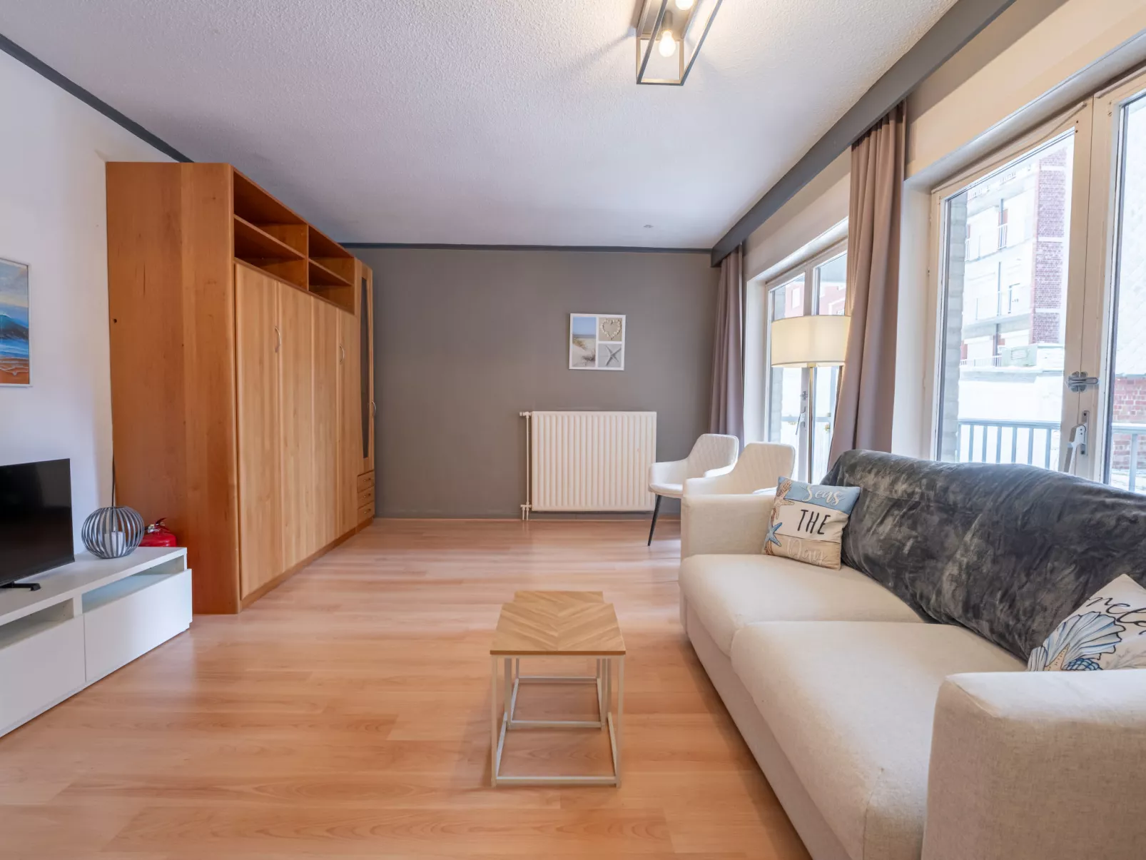 Sealing with balcony-Binnen